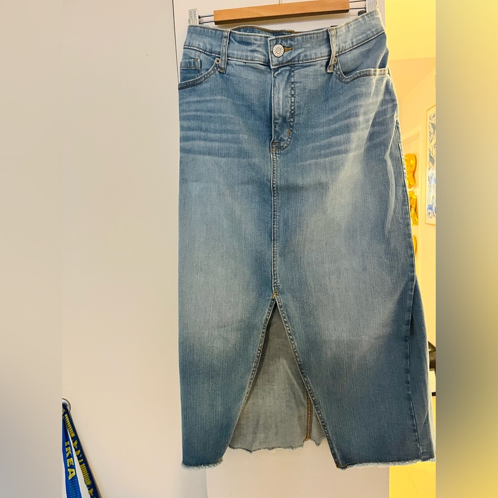 NWT Mid-length, Slit-Front Torrid Jean Skirt